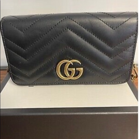 Gucci Marmont Matelasse Mini Shoulder Bag - Picture 2 of 4